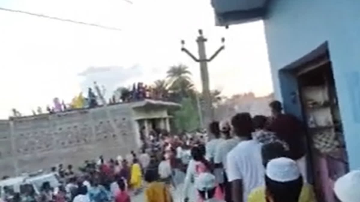 बिहार के दरभंगा में मुहर्रम जुलूस के दौरान हादसा, हाईटेंशन तार की चपेट में आने से एक की मौत, 50 लोग झुलसे