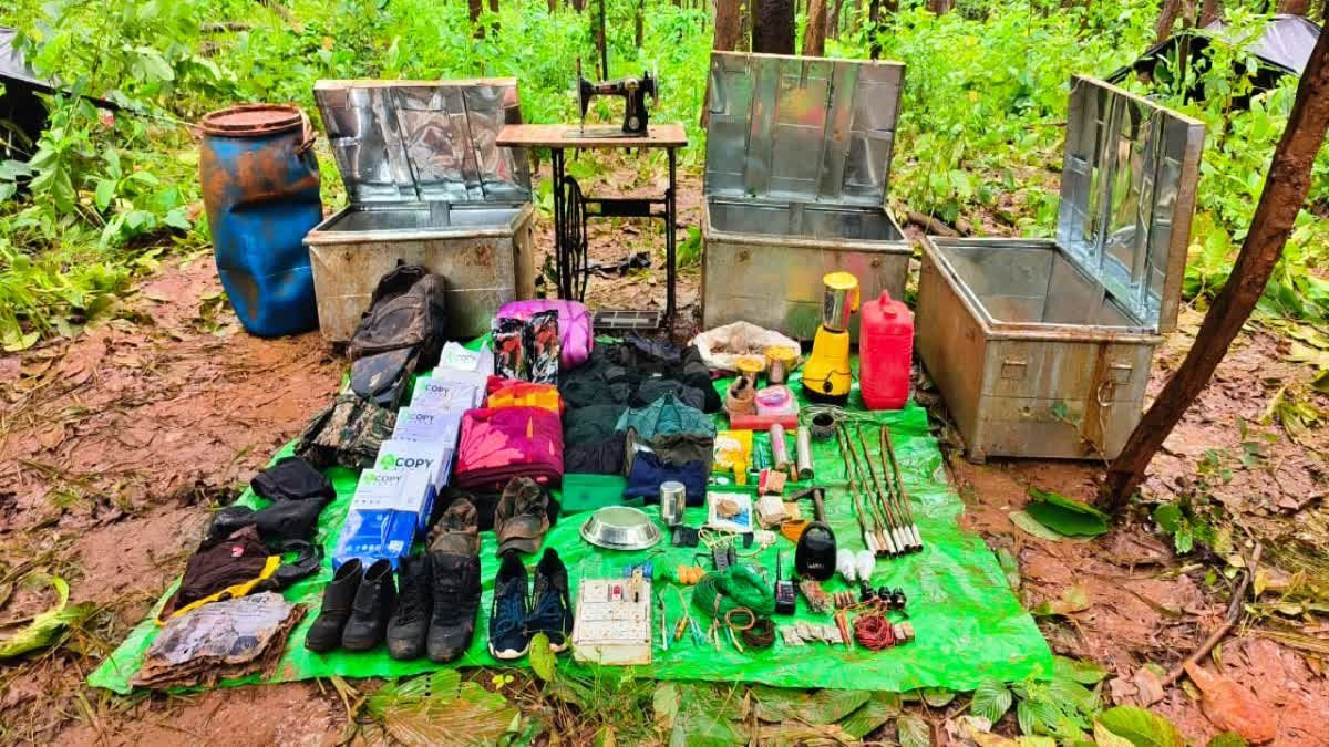 चाईबासा में सुरक्षाबलों को मिली बड़ी कामयाबी, नक्सलियों के बंकर को किया तबाह, IED समेत कई सामान बरामद