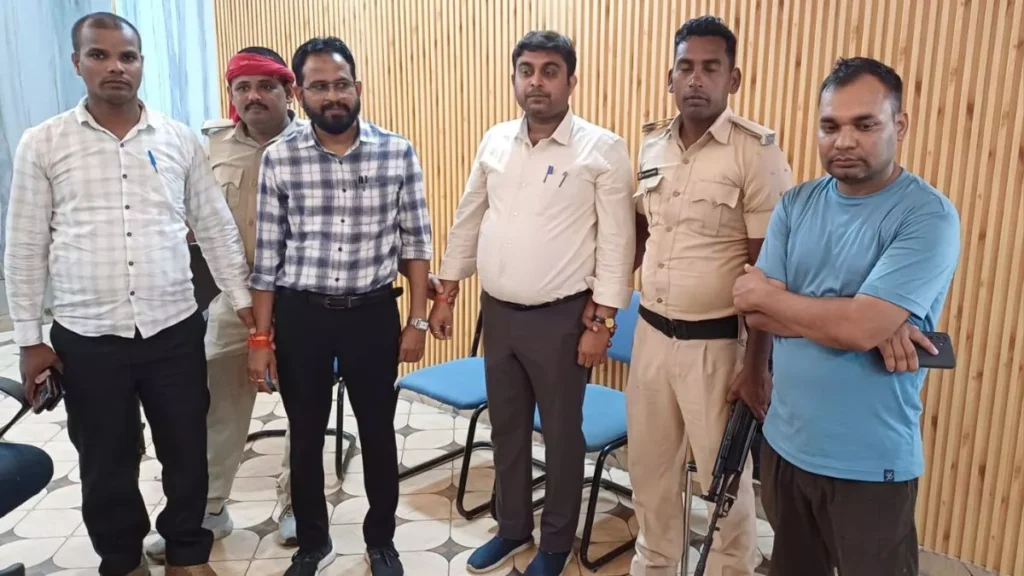 बिहार में निगरानी की बड़ी कार्रवाई, जमुई के मत्स्य विभाग के दो पदाधिकारी को घूस लेते रंगे हाथ किया गिरफ्तार