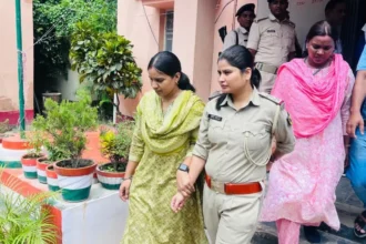 महिला थानाध्यक्ष घूस लेते रंगे हाथ गिरफ्तार, निगरानी की टीम ने धर दबोचा