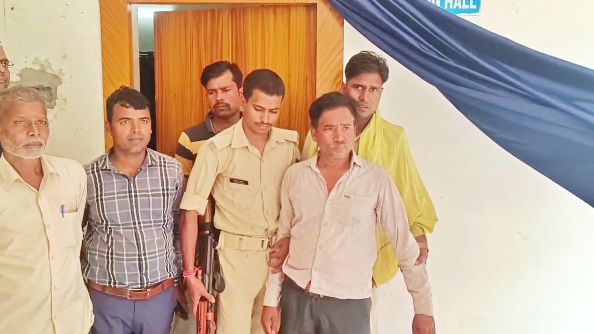 बिहार में घूसखोर अमीन गिरफ्तार, निगरानी ने एक लाख रुपये रिश्वत लेते रंगे हाथ पकड़ा