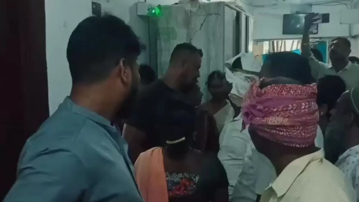 ऑपरेशन के चार दिन बाद भी नहीं आया मरीज को होश, डॉक्टर हुआ फरार, रांची के अस्पताल में हुआ बवाल