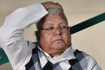 RJD अध्यक्ष लालू यादव को सुप्रीम कोर्ट से बड़ा झटका, लैंड फॉर जॉब केस में कार्यवाही पर रोक से इनकार