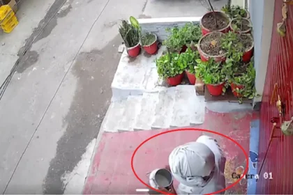 क-थूककर घरों में दूध दे रहा था मोहम्मद शरीफ, अनजाने में उसी से करते थे बांके बिहारी का अभिषेक, CCTV फुटेज से हुआ खुलासा