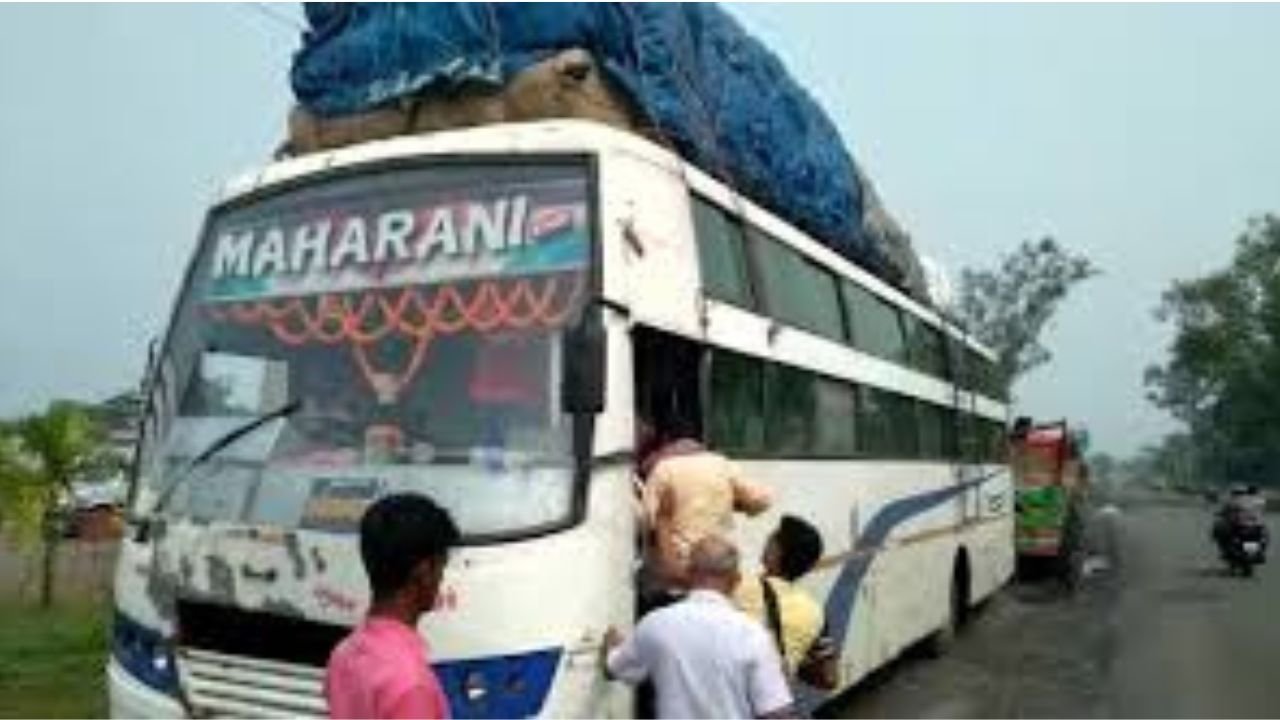 रांची से गया जा रही बस से 16 लाख रुपये बरामद, डोभी चेकपोस्ट पर यात्री को हिरासत में लिया गया