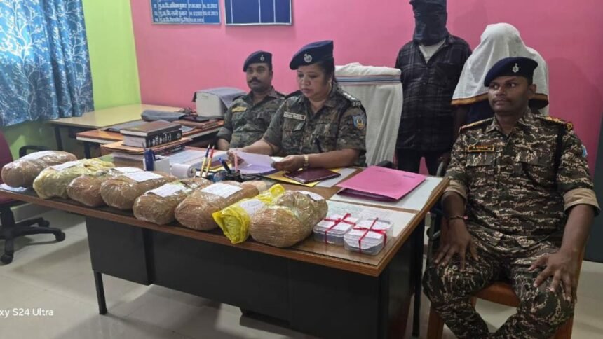 लोहरदगा के कुडू में 7.750 किलोग्राम गांजा बरामद, पुलिस ने दो को किया गिरफ्तार