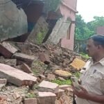 रांची में स्कूल की छत गिरने से बुजुर्ग की मौत, मलबे में फंसा एक शख्स