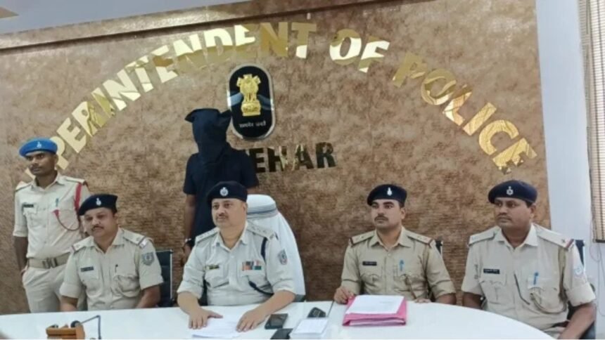 CBI अफसर बनकर कर रहा था ठगी, लातेहार पुलिस ने राजस्थान से किया अरेस्ट