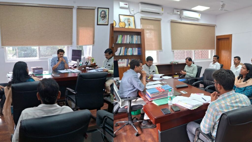 झारखंड में 108 एंबुलेंस सेवा की हड़ताल खत्म, कर्मचारी संघ और स्वास्थ्य विभाग के अपर मुख्य सचिव की बैठक में बनी सहमति