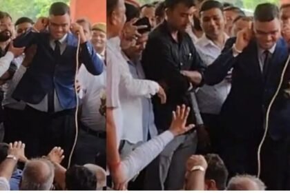 वकील की नाराजगी दूर करने के लिए IAS ने कान पकड़कर लगाई उठक-बैठक, तैनाती के पहले दिन हो गया हंगामा