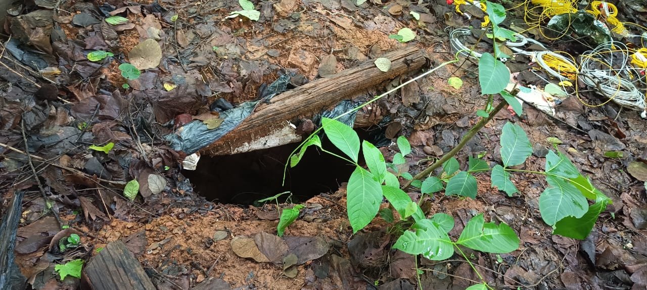 चाईबासा में नक्सलियों के खिलाफ अभियान में सुरक्षाबलों को मिली बड़ी सफलता, 18 हजार डेटोनेटर किया बरामद 2 WhatsApp Image 2025 07 01 at 19.28.30 e77a7ec8