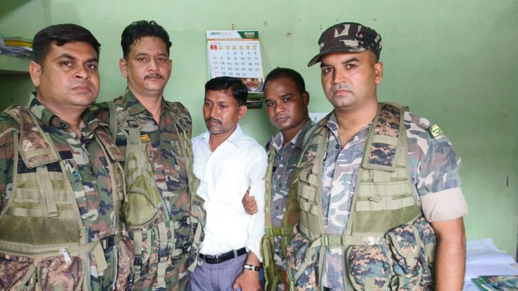 लातेहार में ACB की कार्रवाई, मनिका प्रखंड का रोजगार सेवक रिश्वत लेते रंगे हाथ गिरफ्तार
