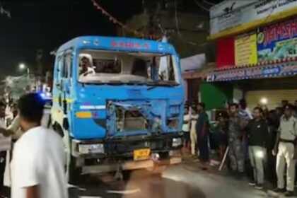 बिहार में तेज रफ्तार हाईवा ने 6 से ज्यादा लोगों को कुचला, ड्राइवर की जमकर पिटाई, 5 थानों की पुलिस को संभालना पड़ा मोर्चा