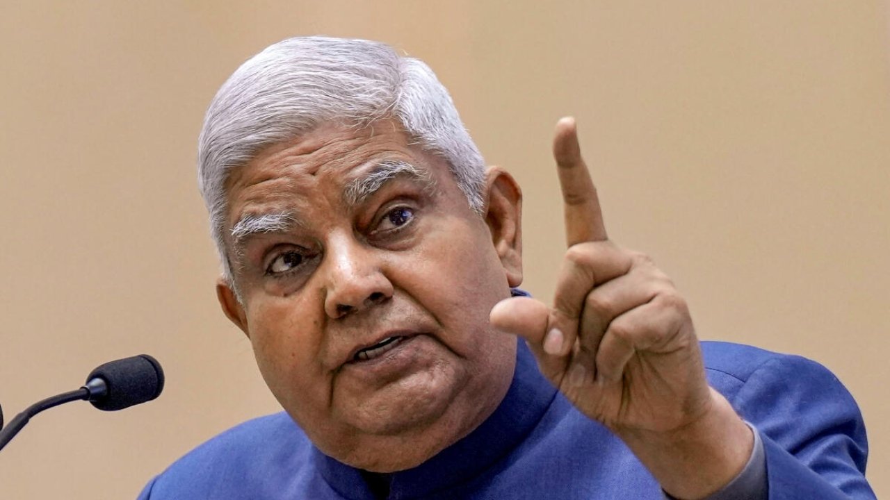 जगदीप धनकड़ को मोदी कैबिनेट के दो मंत्रियों ने किया था फोन, बताया क्यों PM हो गए नाराज