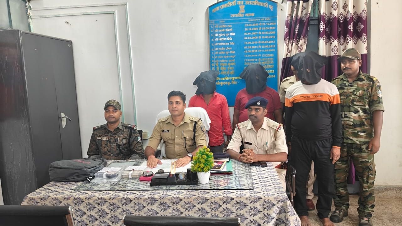 गुमला में कार से मिला नकली नोट बरामद, छत्तीसगढ़ के तीन कारोबारी गिरफ्तार