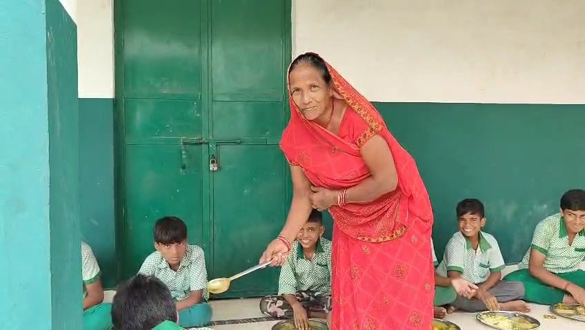 रांची में डिलीवरी बॉय का काम करने वाले ने पाई JPSC परीक्षा में सफलता, बनेगा झारखंड में प्रशासनिक अधिकारी 4 jh haz 03 deliveryboy pkg jh10035 25072025182119 2507f 1753447879 195