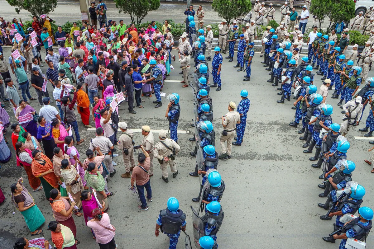 jharkhand_ruckus_between_police_and_villagers