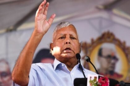 लालू यादव को सुप्रीम कोर्ट से झटका,लैंड फॉर जॉब मामले में चल रहे मुकदमें पर रोक से इंकार