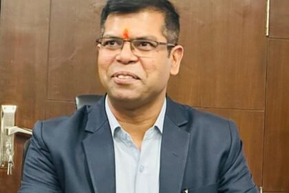 लोहरदगा उपायुक्त डॉक्टर ताराचंद के नाम पर बना फर्जी फेसबुक अकाउंट, प्रशासन ने किया अलर्ट