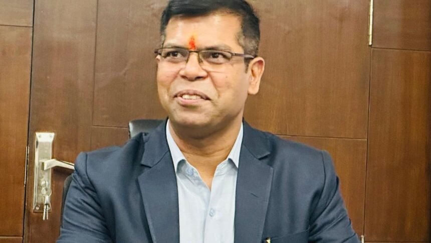 लोहरदगा उपायुक्त डॉक्टर ताराचंद के नाम पर बना फर्जी फेसबुक अकाउंट, प्रशासन ने किया अलर्ट