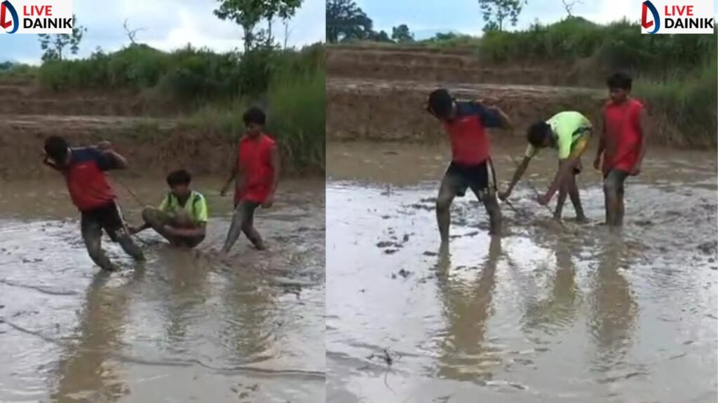 बैल नहीं खरीद पाया तो बेटों से ही खिंचवाने लगा हल, पैसों के अभाव में पिता ने उठाया कदम