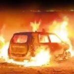 बिहार में कबाड़ी कोरोबारी की हत्या के बाद उग्र हुई भीड़, आरोपी के घर पर बोला हमला, गाड़ियों में लगा दी आग