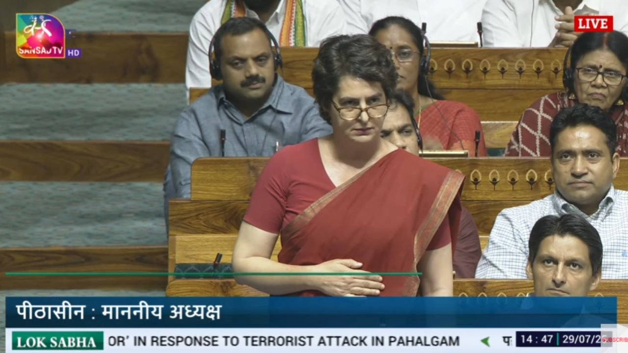 मेरी मां के आंसू तब गिरे थे, जब... अमित शाह को प्रियंका वाड्रा ने ऐसे दिया जवाब