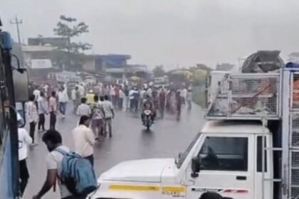 रांची में जगन्नाथ मेला देखने जा रहे एक ही परिवार के 6 लोगों को ट्रक ने कुचला, मां और दो माूसम की मौत, पिता समेत 3 घायल