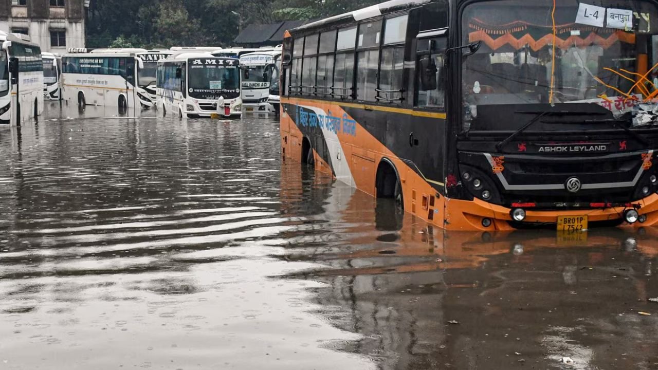 झारखंड के चार जिलों में भारी बारिश का अलर्ट, रांची हो गया पानी-पानी, 5 लोगों की गई जान