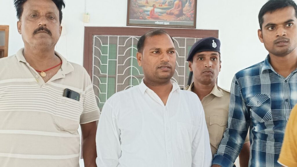 बिहार में एक और घूसखोर अधिकारी हुआ अरेस्ट, 40 हजार रिश्वत लेते रंगे हाथ पकड़ा गया