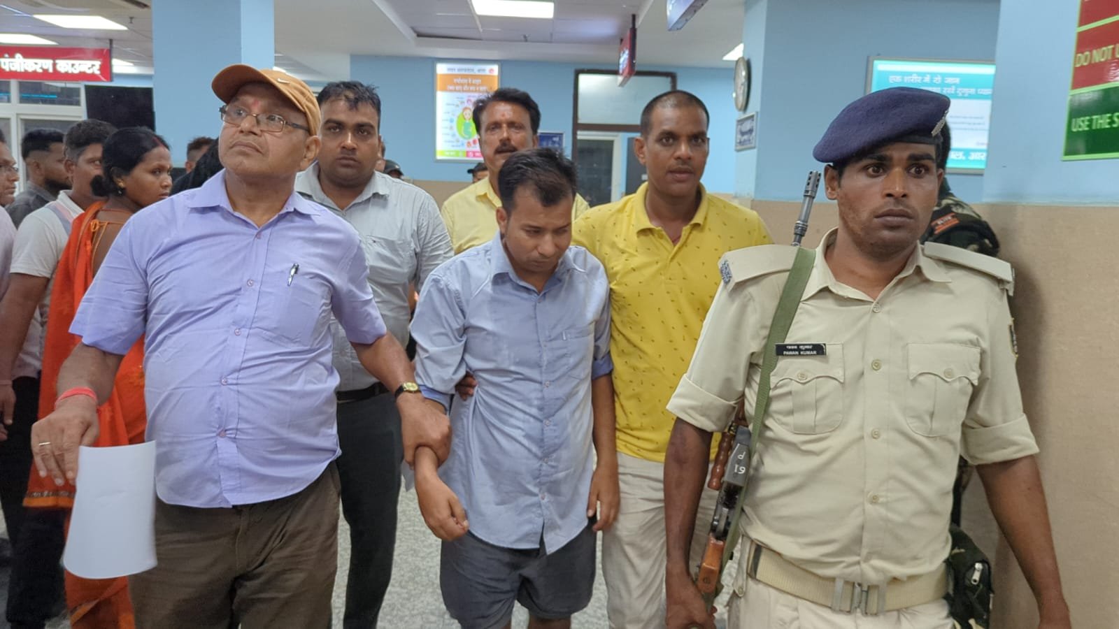 बिहार में घूसखोर राजस्व कर्मचारी गिरफ्तार, निगरानी ने रिश्वत लेते रंगे हाथ पकड़ा