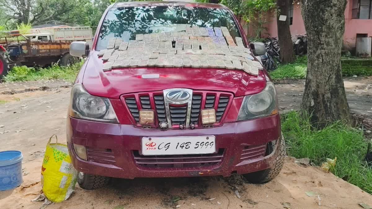 पलामू में पुलिस ने कार से बरामद किया 46 लाख कैश, नक्सली कनेक्शन की हो रही हैं जांच 