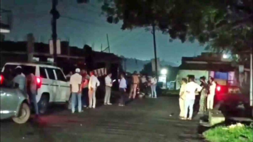धनबाद में कोयला कारोबारी और पूर्व मुखिया पर ताबड़तोड़ फायरिंग, गंभीर हालत में अस्पताल में भर्ती