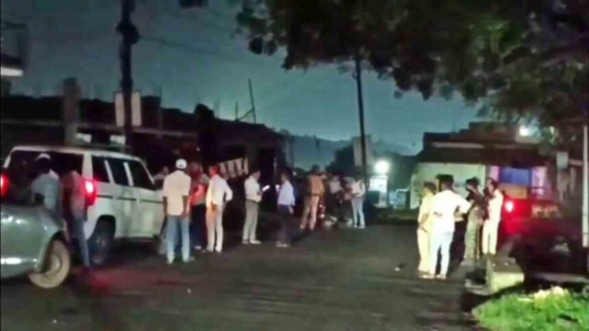 धनबाद में कोयला कारोबारी और पूर्व मुखिया पर ताबड़तोड़ फायरिंग, गंभीर हालत में अस्पताल में भर्ती