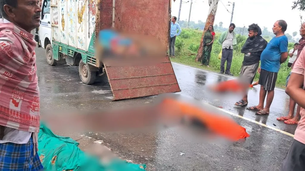 पटना में भीषण सड़क हादसा,ट्रक ऑटो की टक्कर में गंगा स्नान करने जा रहे 7 लोगों की मौत, सात घायल
