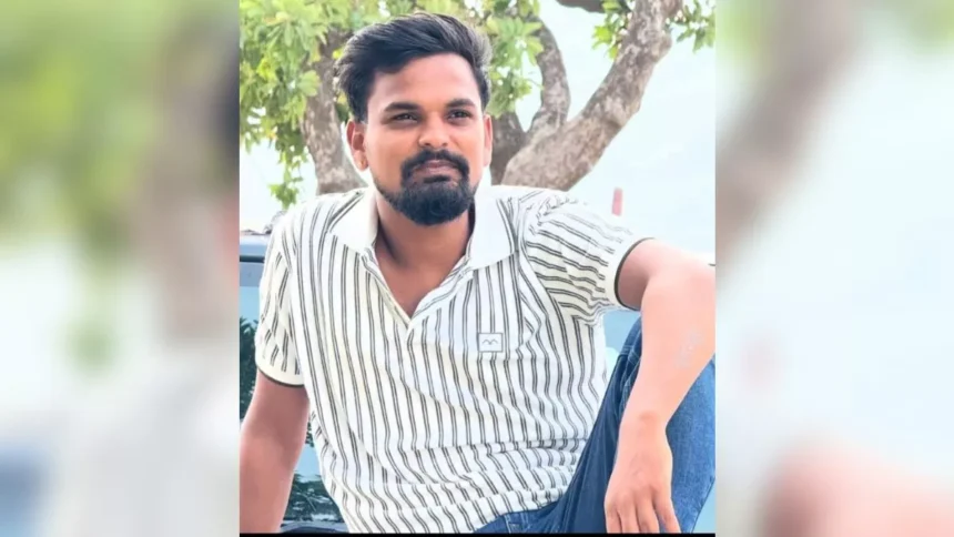 बिहार के सारण में मुखिया पुत्र की गोली मारकर हत्या, जमीन के कारोबार से जुड़ा था मृतक युवक 1 बिहार के सारण में मुखिया पुत्र की गोली मारकर हत्या, जमीन के कारोबार से जुड़ा था मृतक युवक