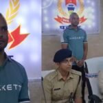 गैंगस्टर डब्लू सिंह ने पुलिस के सामने किया सरेंडर, SP रीष्मा रमेशन के सामने डाले हथियार