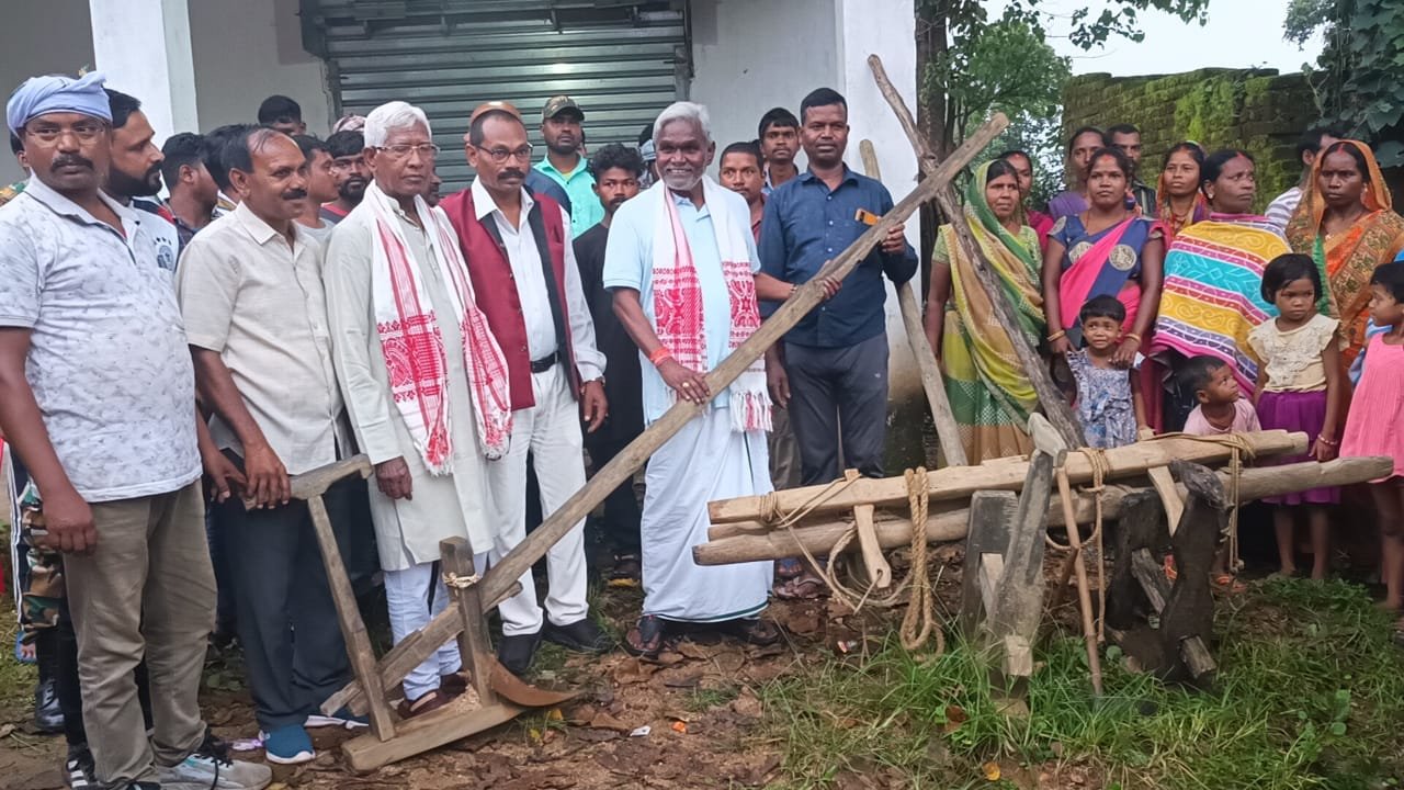 रिम्स-2 की जमीन पर चंपाई सोरेन चलाएंगे हल, पूरे एरिया में बैरिकेडिंग कर निषेधाज्ञा लगाई लगी