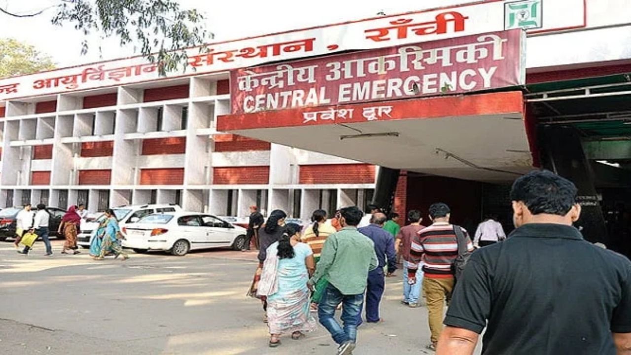 रांची के RIMS अस्पताल स्थित कैंटीन का लाइसेंस रद्द, किया गया सील, चाय पीते ही महिला डॉक्टर की बिगड़ गई थी तबीयत