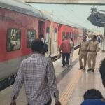 आम्रपाली एक्सप्रेस में आतंकी की सूचना पर हड़कंप, शुरू हुआ सर्च ऑपरेशन, दो को ट्रेन से उतरा