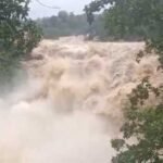 रांची में लगातार बारिश से वॉटर फॉल में उफान पर, उपायुक्त मंजूनाथ भजंत्री ने जारी की चेतावनी