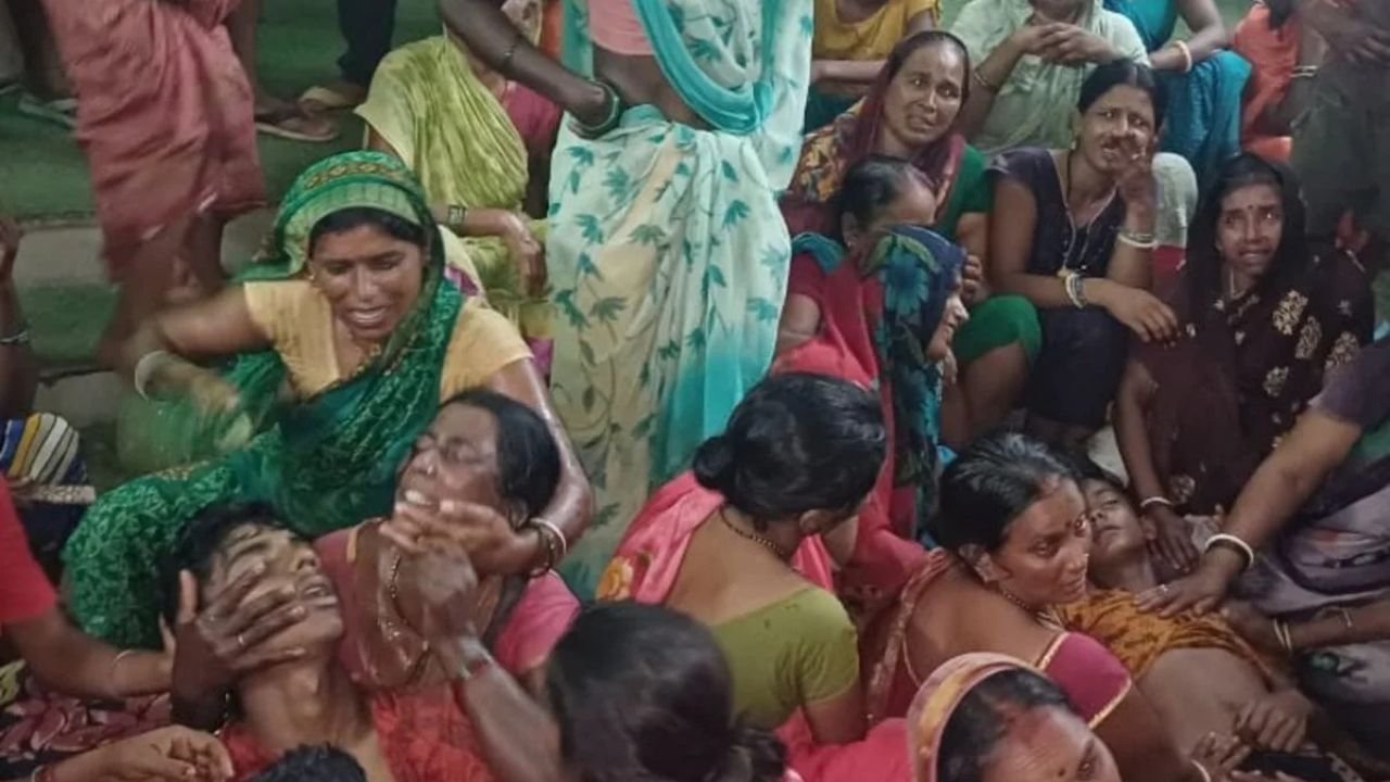 भागलपुर में बड़ा सड़क हादसा, कांवरियों से भरी पिकअप वैन पानी में गिरी, 5 की मौत