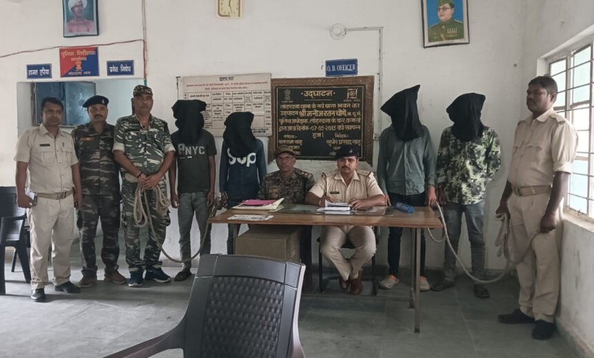 लोहरदगा पुलिस ने अंतर जिला बाइक चोर गिरोह के तीन अपराधी को किया गिरफ्तार, चोरी का सामान बरामद