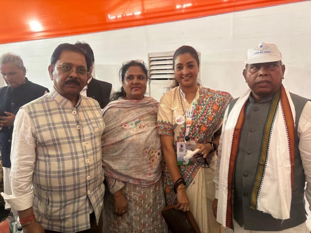 वोटर अधिकार में शामिल होने बिहार पहुंचे पूर्व सांसद धीरज प्रसाद साहू, कहा-'मतदाताओं के अधिकार का हनन बर्दाश्त नहीं' 1 WhatsApp Image 2025 08 20 at 06.47.39 431e9aed