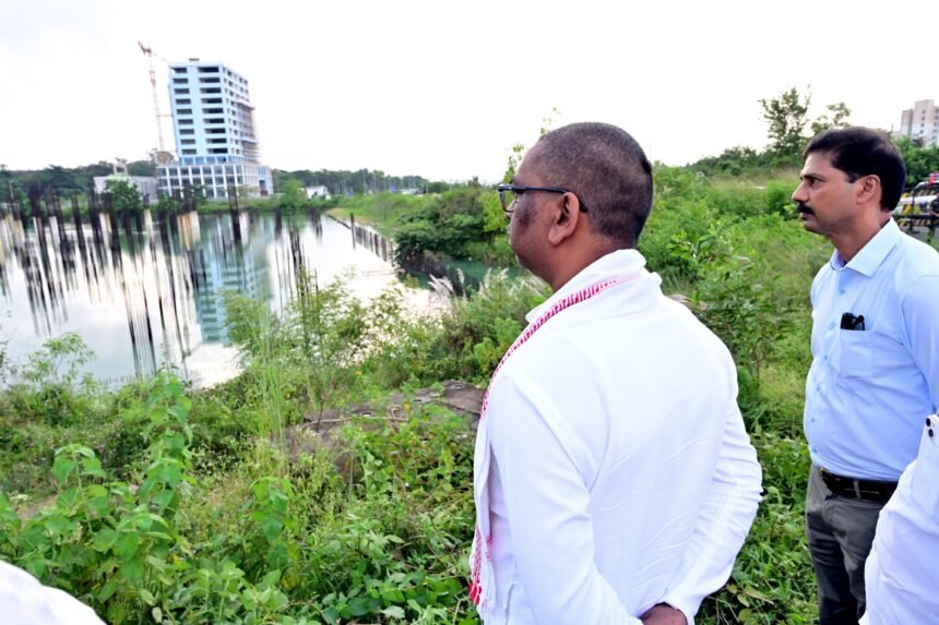 स्मार्ट सिटी में बन रहे कन्वेंशन सेंटर का मुख्यमंत्री हेमंत सोरेन ने लिया जायजा, 2018 से शुरु हुआ काम अभी तक नहीं हुआ खत्म 1 ranchi smart city conventaion centre