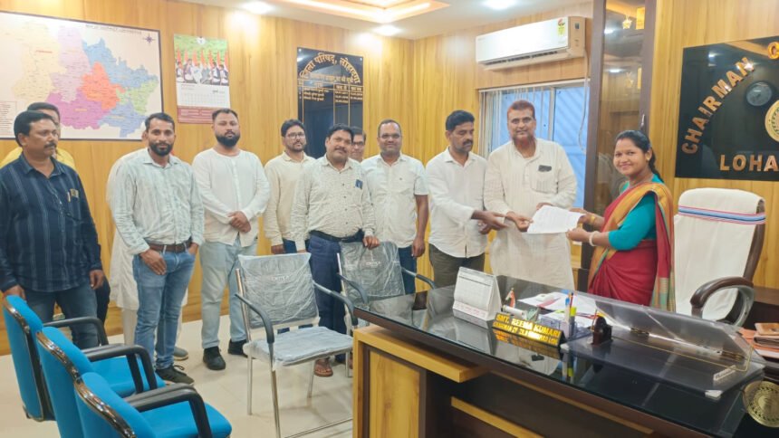 टेंडर की शर्तें अचानक बदलने से नाराज संवेदक, लोहरदगा डीसी के सामने पेश किया गड़बड़ियों के सबूत 1 lohardaga tendar