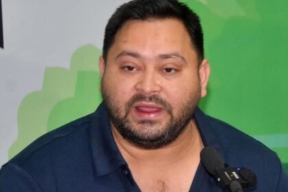 Tejashwi Yadav के एक वोटर कार्ड को पटना SDO ने बताया फर्जी, कहा-ये अपराध है,16 अगस्त तक करें जमा