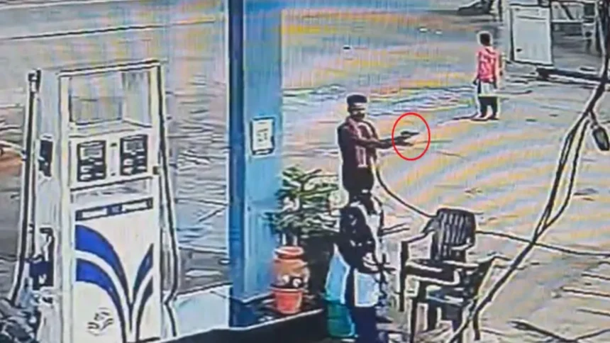 जमशेदपुर में हाईवे पर लूटेरों का आतंक, ग्राहक बनकर आये अपराधियों ने फिल्मी अंदाज में डकैती की घटना को दिया अंजाम