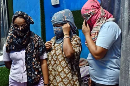 मेंस पार्लर और स्पा सेंटर में चल रहा था देह व्यापार का धंधा, पुलिस ने की छापेमारी तो मचा हड़कंप, संचालक समेत 6 पकड़े गए