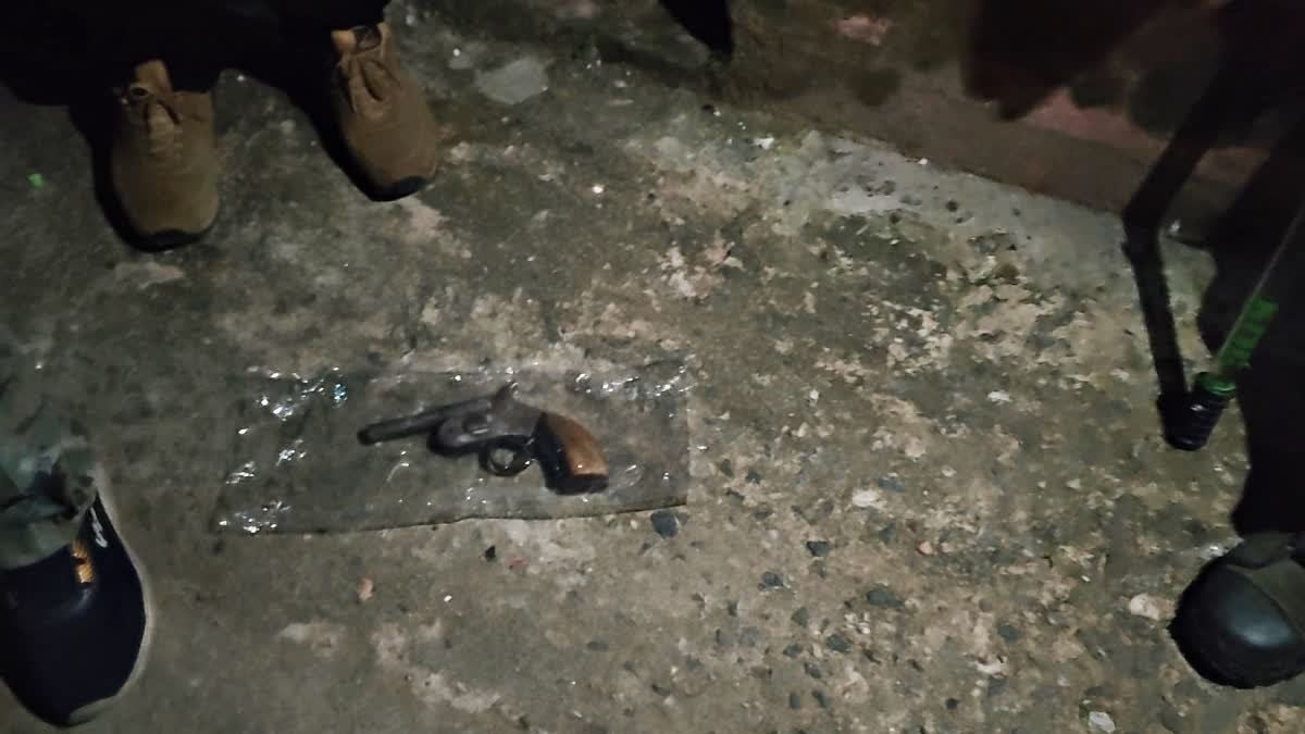 रामगढ़ के ज्वेलरी शॉप में लूटपाट, अपराधियों ने फायरिंग कर मचाया तांडव